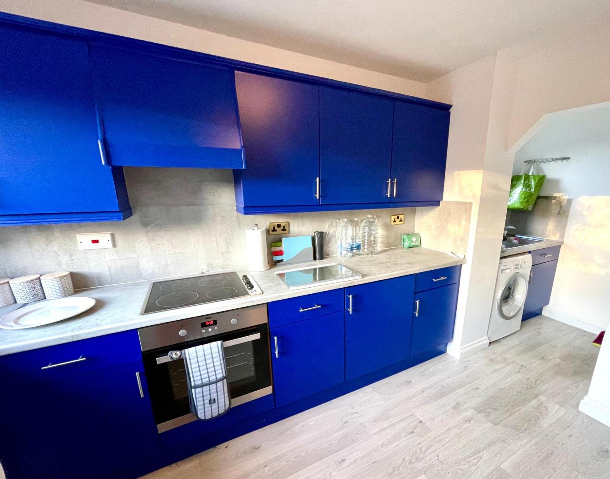 Large 5 Bed Detached House Near Stansted Airport With Parking For 2 Vehicles! Stansted Stays スタンステッド・マウントフィーチェット エクステリア 写真
