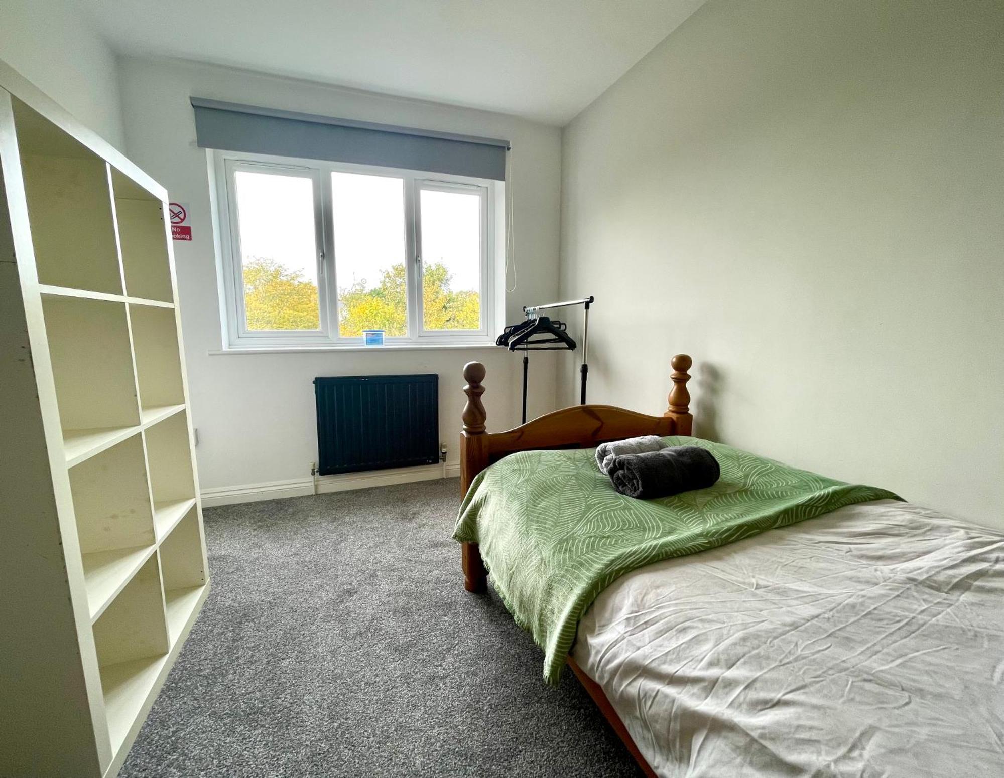 Large 5 Bed Detached House Near Stansted Airport With Parking For 2 Vehicles! Stansted Stays スタンステッド・マウントフィーチェット エクステリア 写真