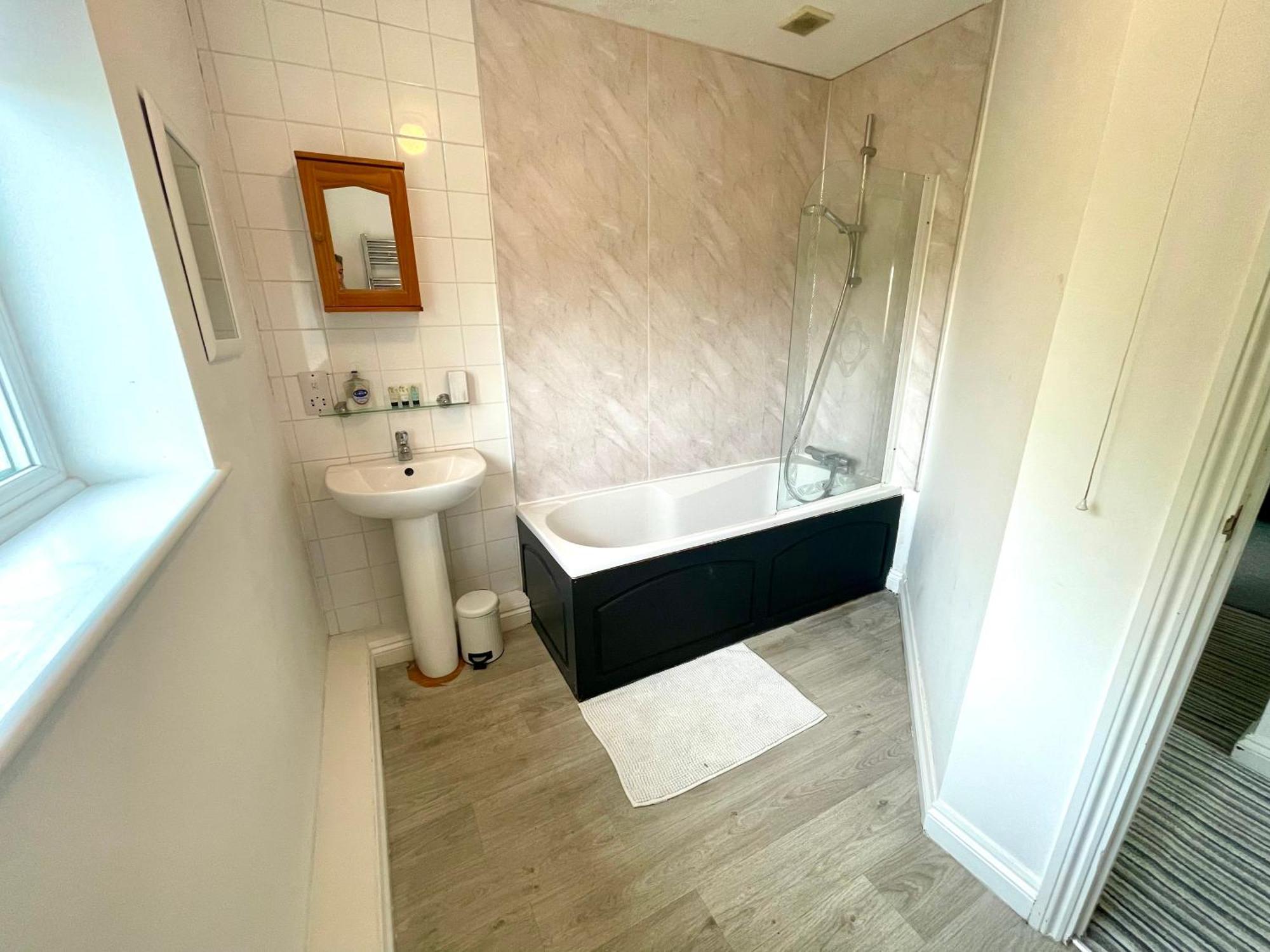 Large 5 Bed Detached House Near Stansted Airport With Parking For 2 Vehicles! Stansted Stays スタンステッド・マウントフィーチェット エクステリア 写真